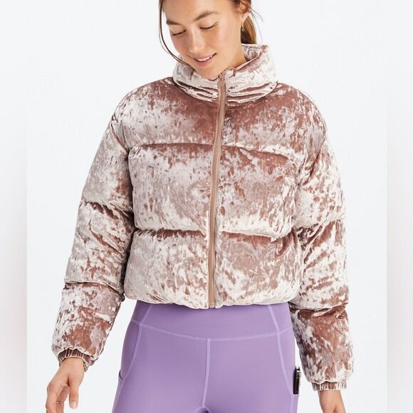NWOT Fabletics Wander Crushed Velour Cropped Puffer Jacket Size L - Picture 1 of 10